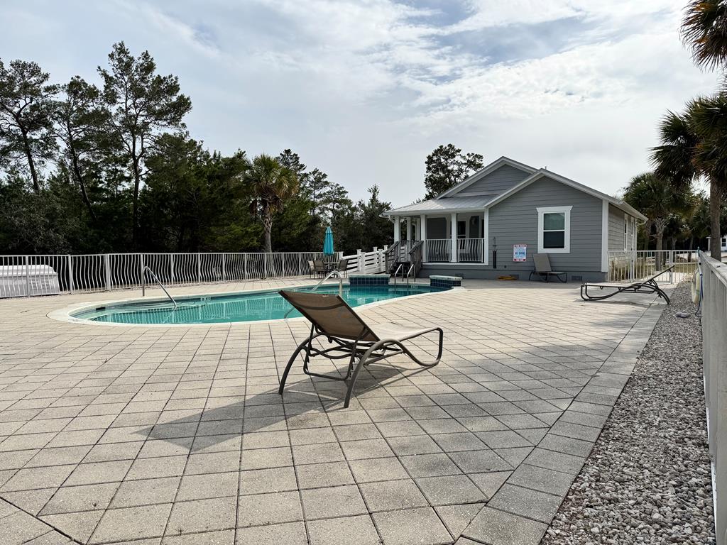 327715 Photo 2